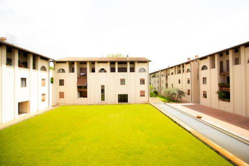 Pisa Books & Tower Apartment