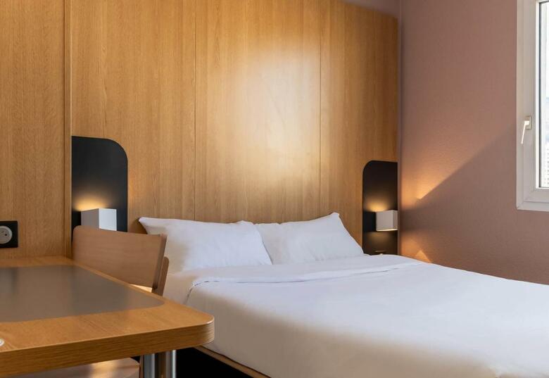 Comfort Hotel Residence(.)