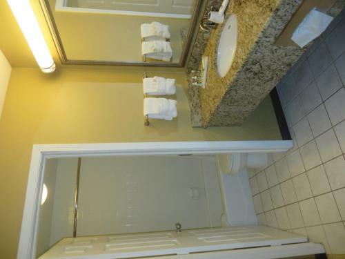 Hotel Ivy Court Inn And Suites