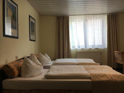 Hostal Altes Gasthaus Leuna Pension