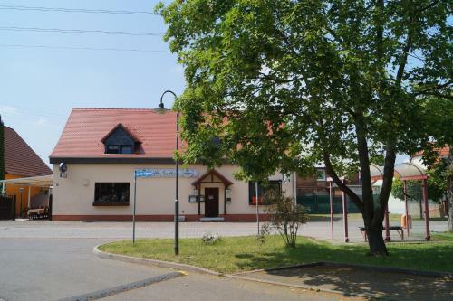 Hostal Altes Gasthaus Leuna Pension