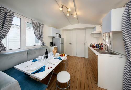 Albatross Mobile Homes On Camping Laguna Village
