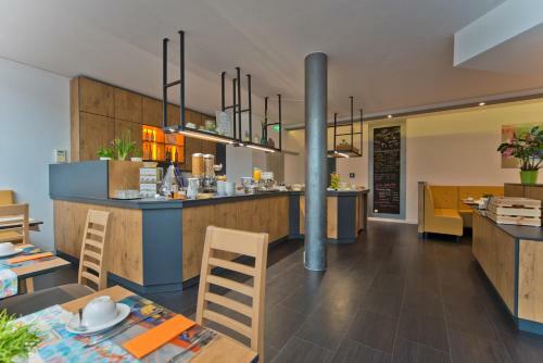 City Hotel