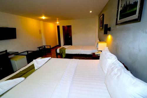 Hometown Hotel