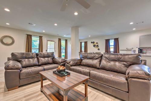 Spacious Gulfport Home With Yard 1 Mi To Beach