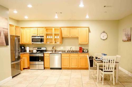 Apartamento Near River Walkway, Self Check-in, 6 Miles Chevron