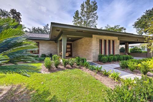 Mid-century Dream Home Less Than Half-mile To Beach!