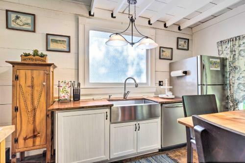 Historic Biloxi Bay Cottage With Beautiful View