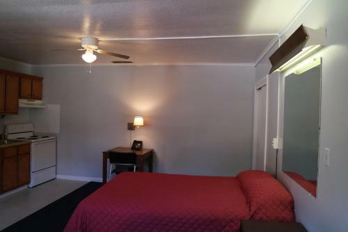 University Motel And Suites