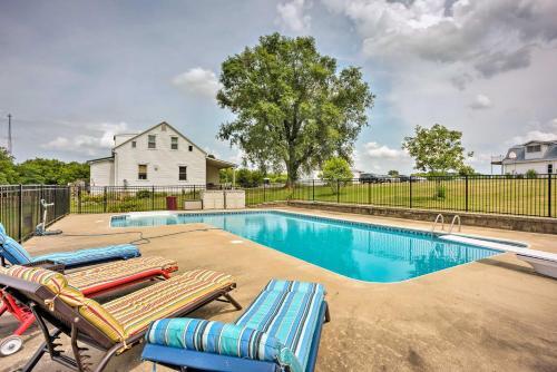Apartamento Sunrise Suite On Farm With Pool, 9 Mi To Hermann!