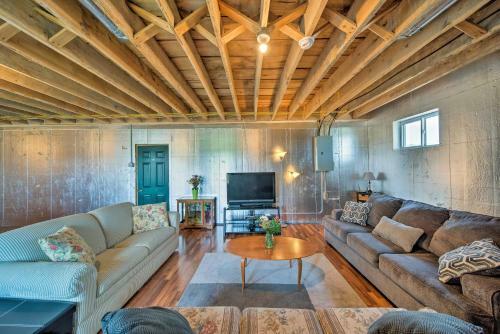 Updated Berger Cottage With Pool, On A Private Farm!