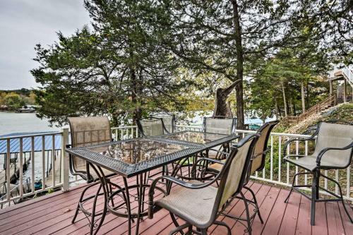 Lakefront Camdenton Home With Fire Pit And Grill!