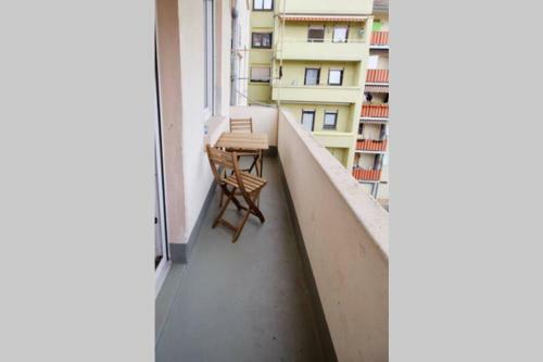 Fantastic Apartment In Enchanting Neighbourhood