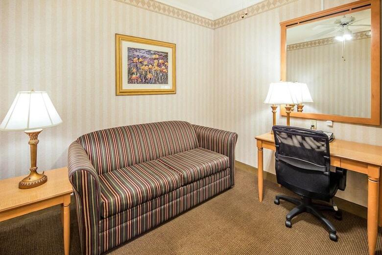 Hotel Quality Suites Historic Downtown