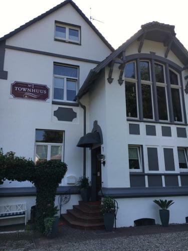 Hotel Townhuus No. 1 / Dieksee