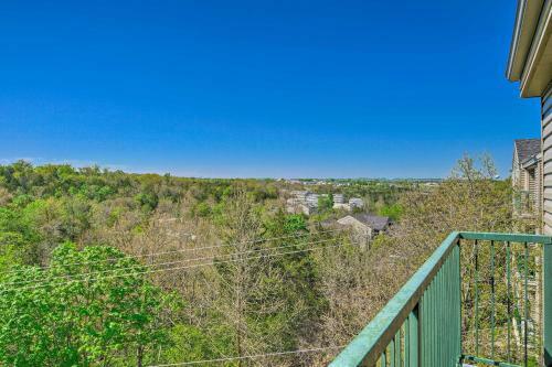 Apartamento Comfy Branson Escape In Holiday Hills Resort!