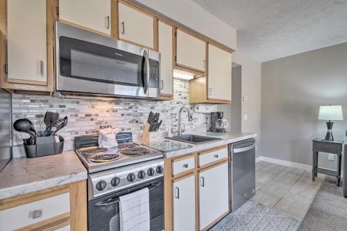 Apartamento Bright Branson Apt About 2 Mi To Moonshine Beach!