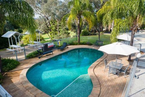 Motel Commercial Golf Resort