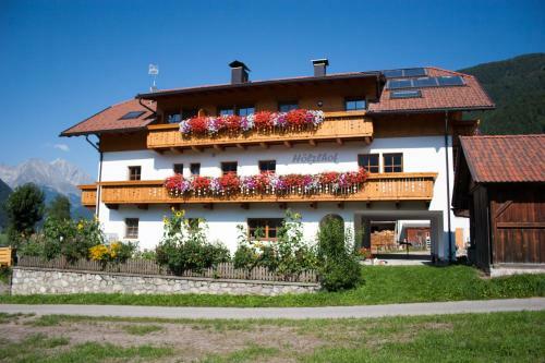 H�lzlhof Apartments