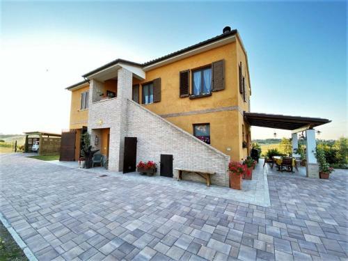 Traditional Holiday Home In Recanati With A Private Pool