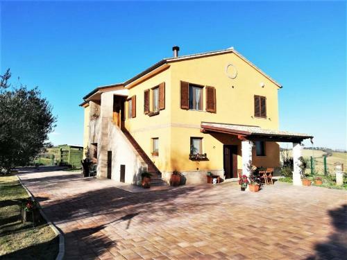 Traditional Holiday Home In Recanati With A Private Pool