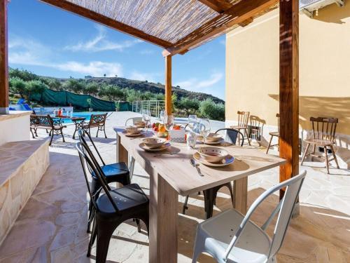 Villa Attractive Apartment In Realmonte With Shared Swimming Pool