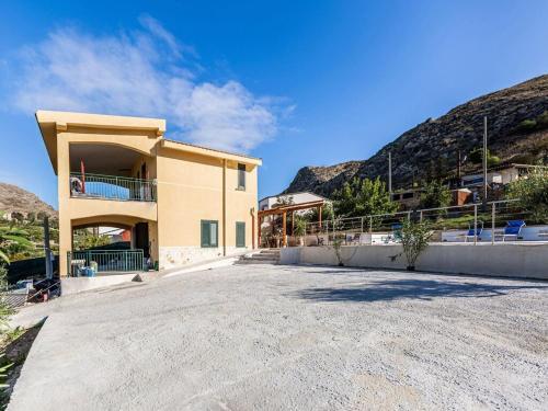 Villa Attractive Apartment In Realmonte With Shared Swimming Pool