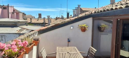 Apartamento Corte Cavour. UNA Mansarda Nel Cuore Della Citt�