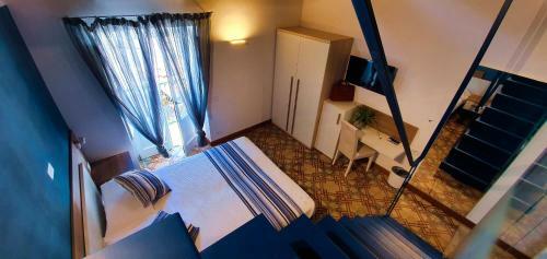 Hostal Duomo Attic (rooms)