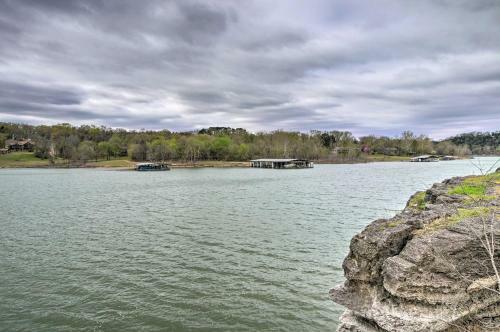Modern Family Home With View On Table Rock Lake