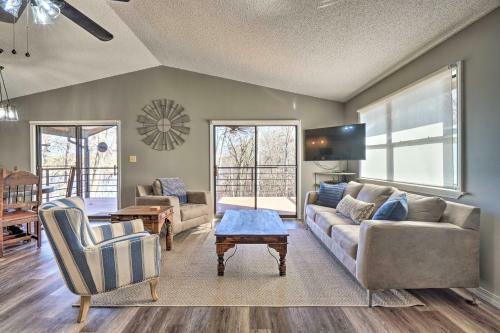 Mod Table Rock Lake Home With Lake Access, Deck