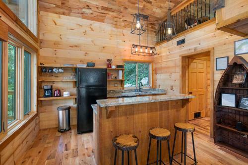Lodge Affinity Riverside Cabin