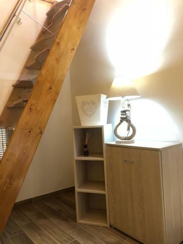 Simone Home