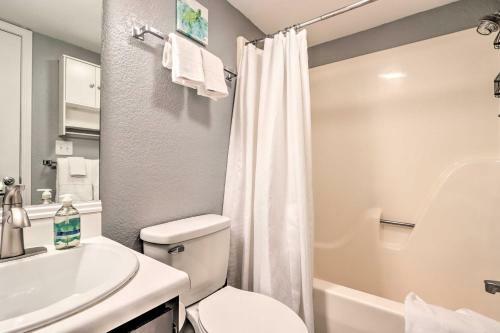 Updated Osage Beach Cottage With Resort Perks!