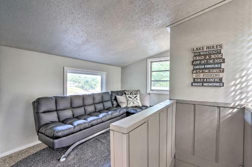 Osage Beach Family Hideaway On No-wake Cove!