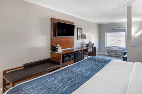 Hotel Comfort Suites St Louis - Sunset Hills