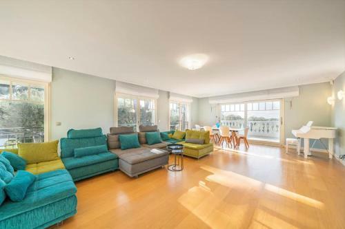 Apartamento You Are Also Perfectly Placed For Exploring The Surrounding Area