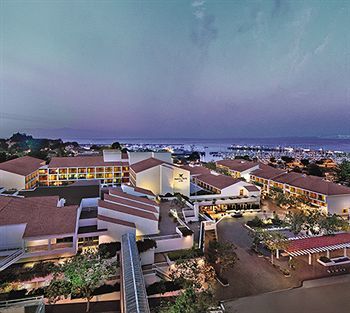 Portola Hotel & Spa