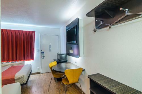 Motel 6 Ardmore