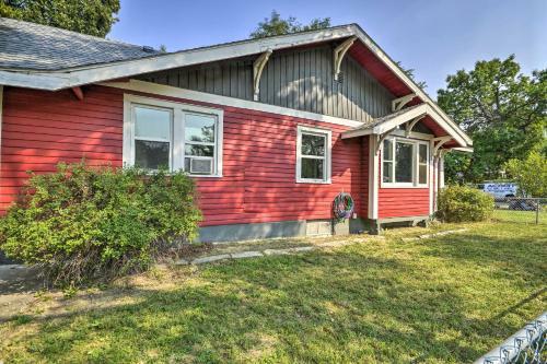 Central And Cozy Billings Home About 1 Mi To Dtwn!