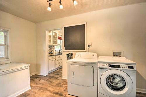 Central And Cozy Billings Home About 1 Mi To Dtwn!