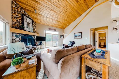 Firelight Chalet 94