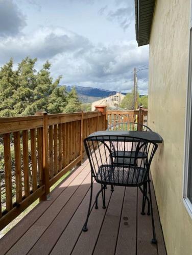 Hotel Yellowstone Riverside Cottages