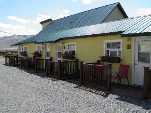 Hotel Yellowstone Riverside Cottages
