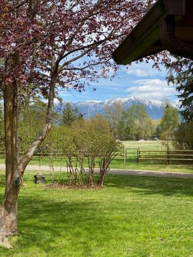 Apartamento Swan Mountain View-private Basement Suite/10 Acres