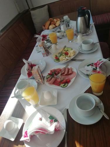 Hostal Hotel Zur Bruecke