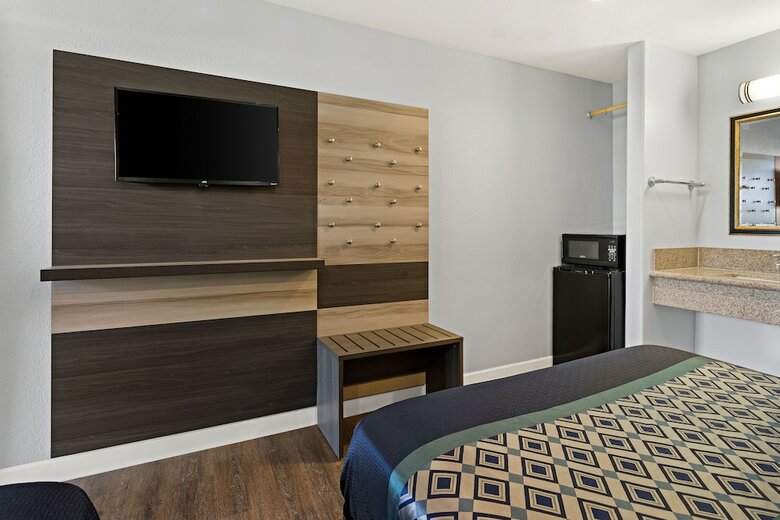 Motel Bay Breeze Inn