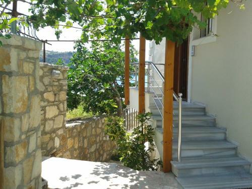 Hostal Magic Ionian Apartments & Rooms