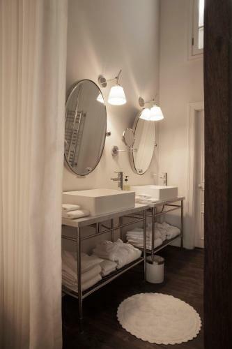 Hotel B