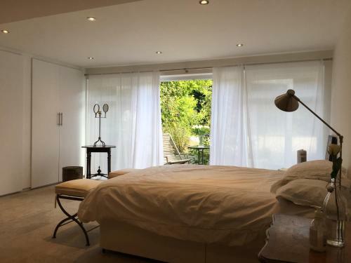 Bed & Breakfast Private Luxury Retreat